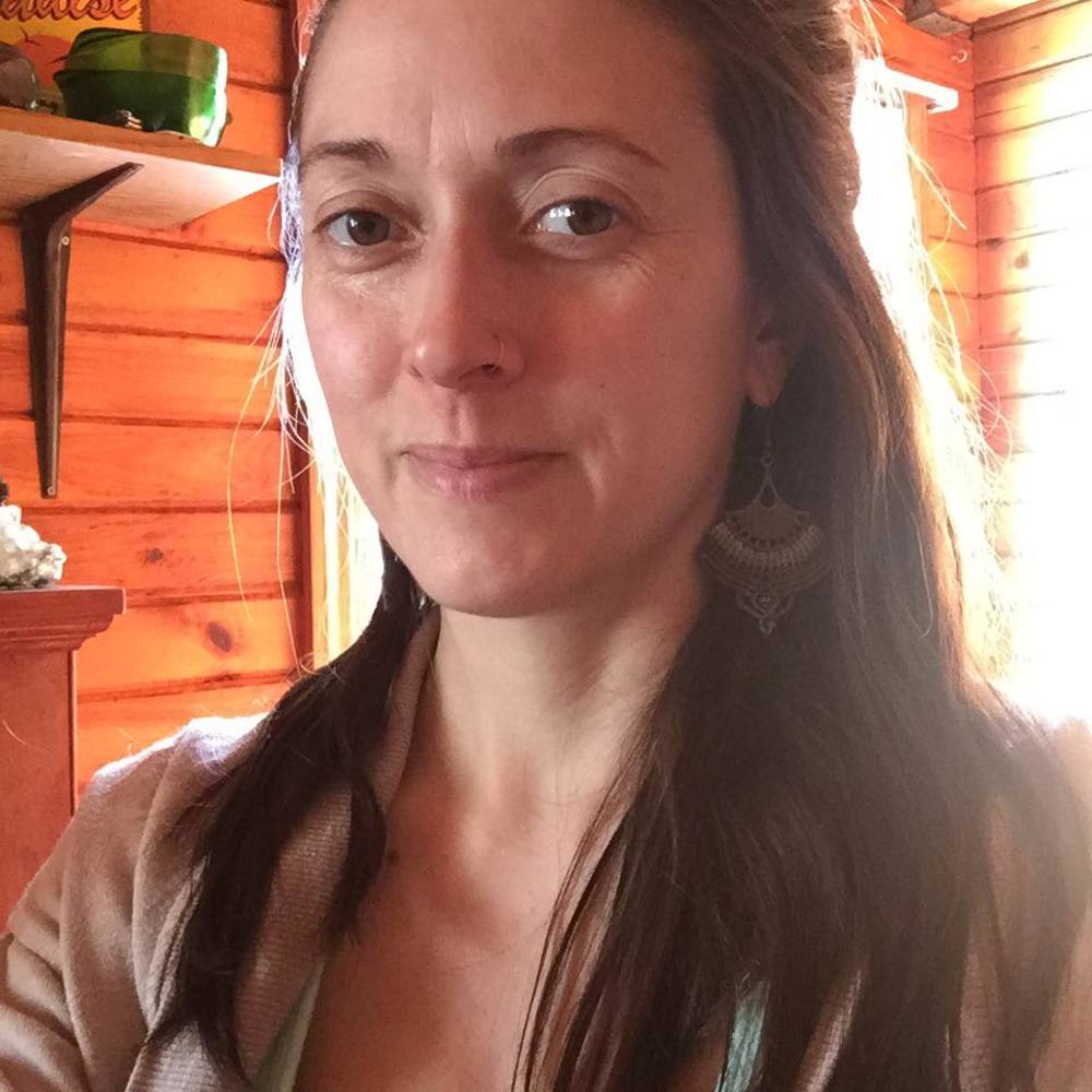 Meet your Posher, Adena
